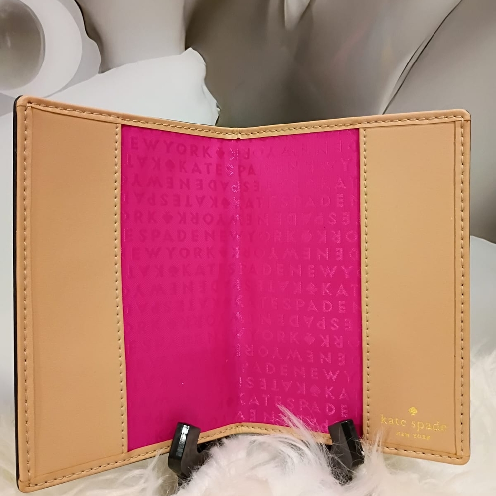 Kate Spade Beige and Fuchsia Card/ Passprt Holder Like New.
